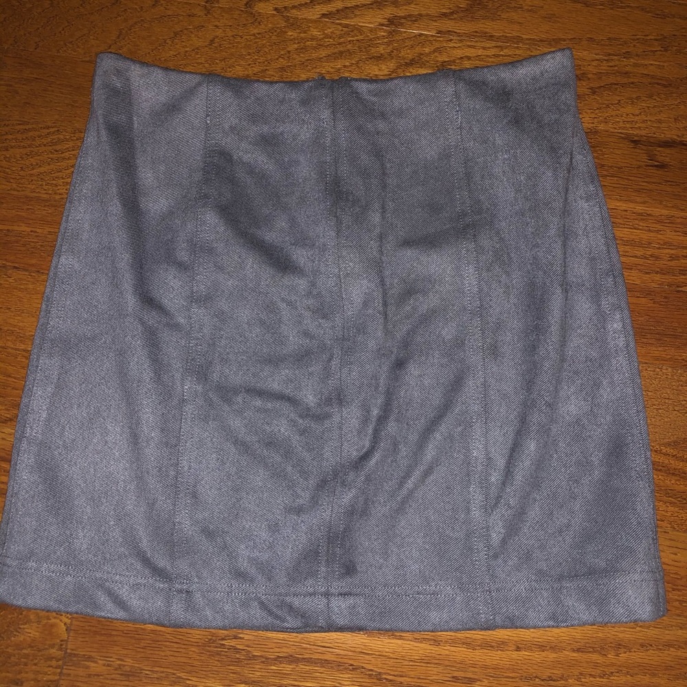 High-waisted gray mini skirt